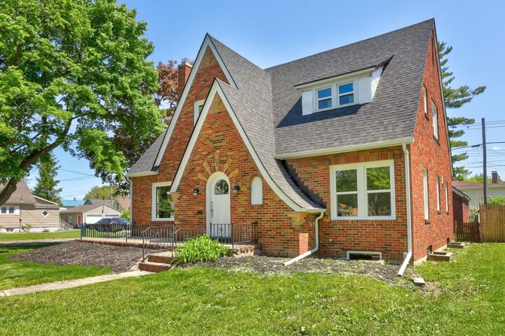 Property Photo:  801 S Madison Avenue  MI 48706 