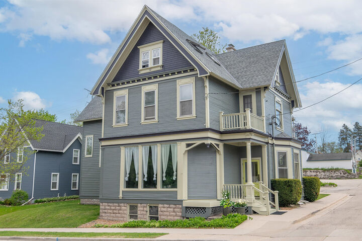 Property Photo:  531 W Grand Ave  WI 53074 