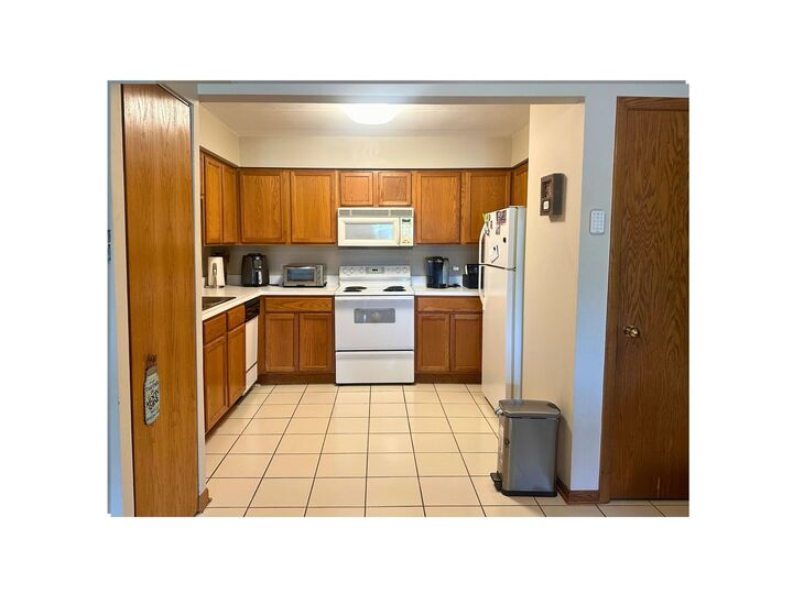Property Photo: 10524 S Pulaski Road 2se IL 60453