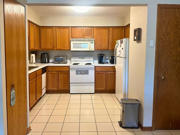 Property Photo:  10524 S Pulaski Road 2se  IL 60453 