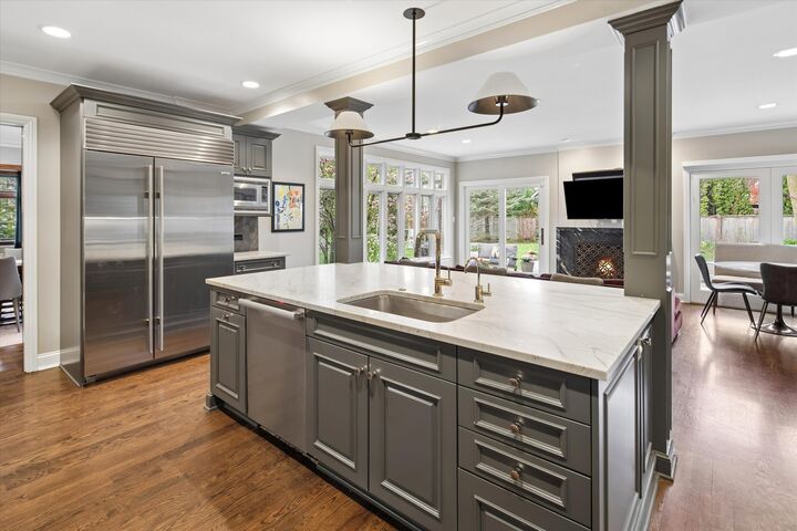 Property Photo: 1018 Eastwood Road IL 60022