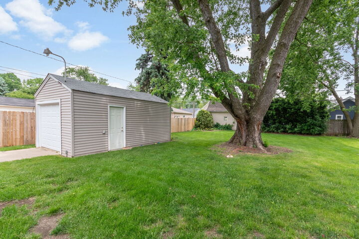 Property Photo: 428 Ingleside Avenue IL 60506