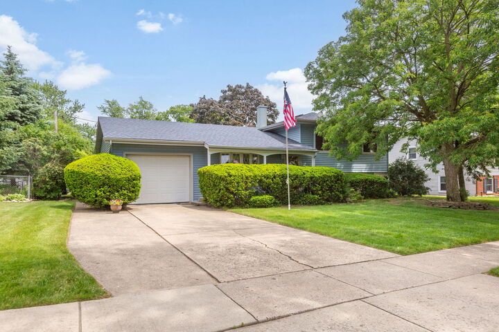 Property Photo:  3206 Wren Lane  IL 60008 
