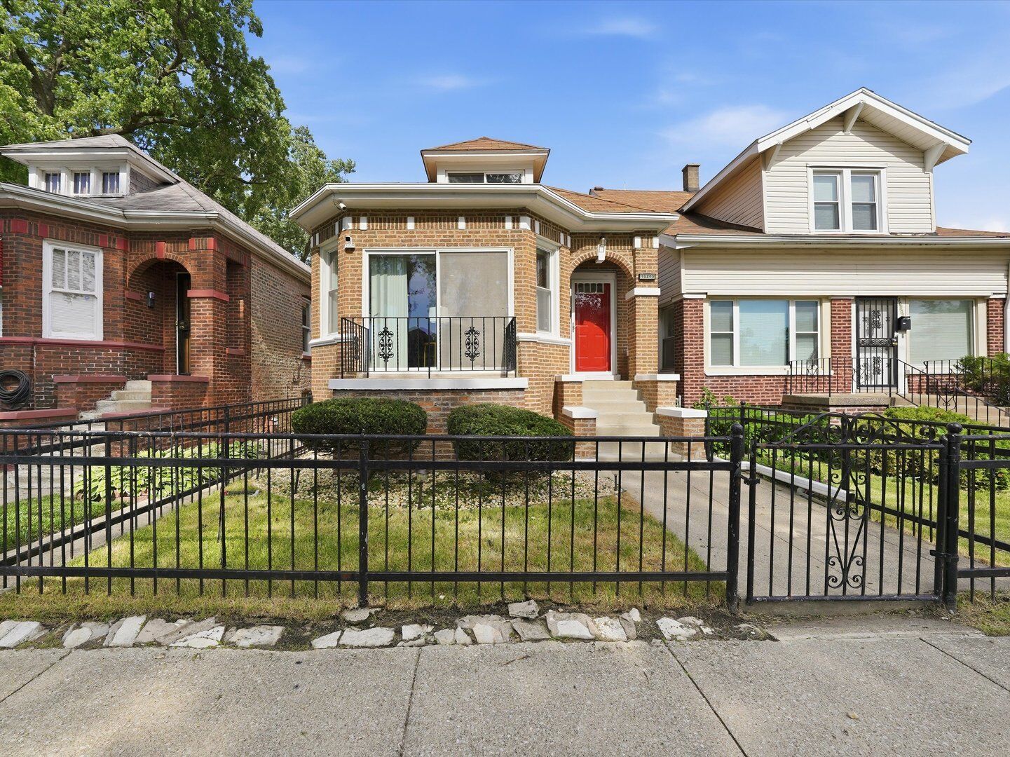 Property Photo:  10203 S Sangamon Street  IL 60643 