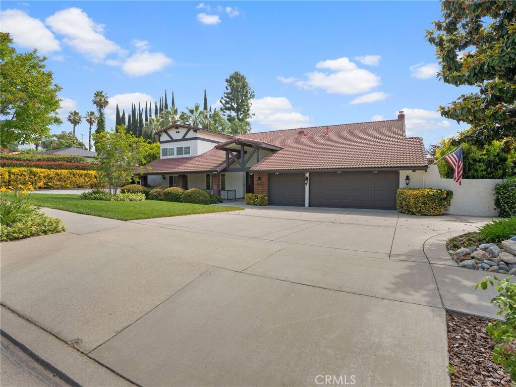 Property Photo:  2304 N San Antonio Avenue  CA 91784 