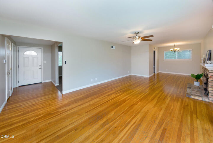 Property Photo:  2119 Dunnigan Street  CA 93010 