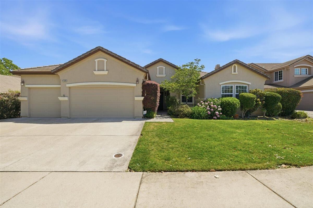 Property Photo: 4129 Poppleton Way CA 95608