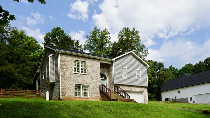 Property Photo: 2004 McMahan Hollow Rd TN 37146