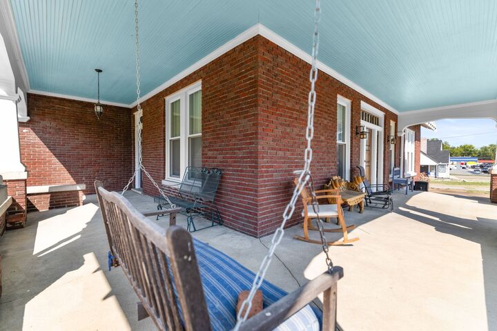 Property Photo: 527 Deery St TN 37160
