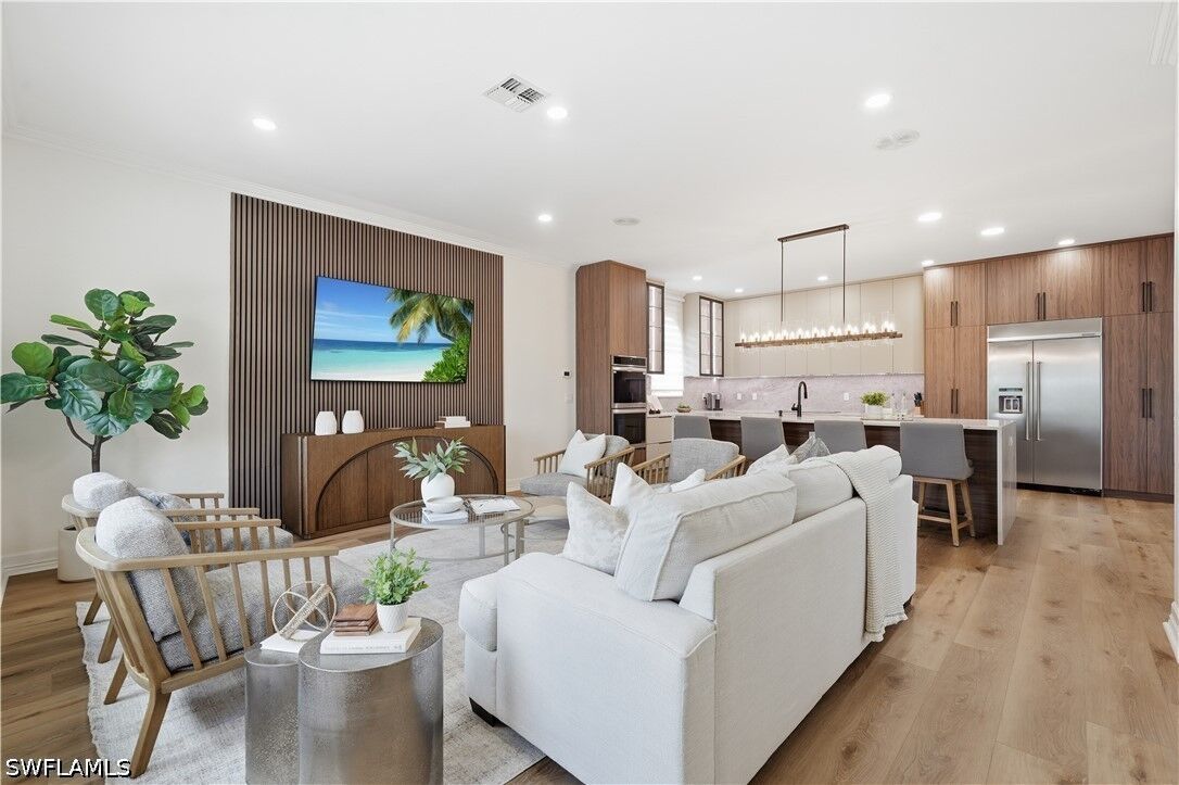 Property Photo: 14871 Laguna Drive FL 33908