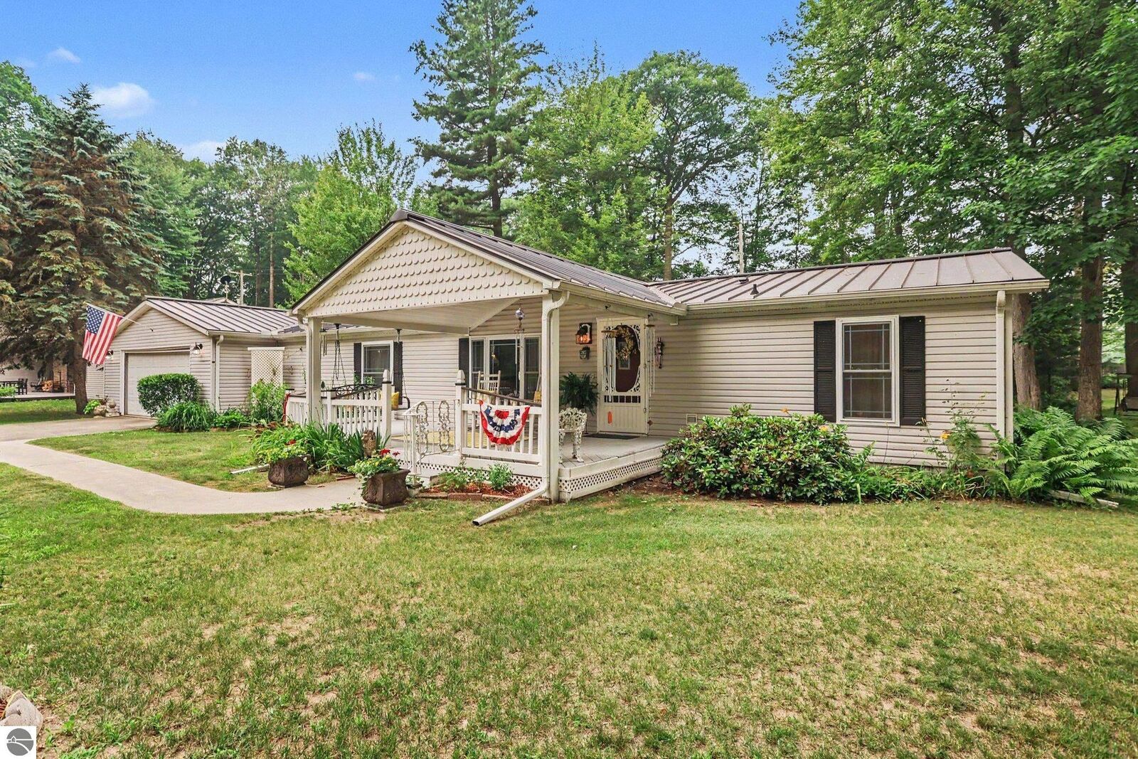 Property Photo: 2423 West Drive MI 48763