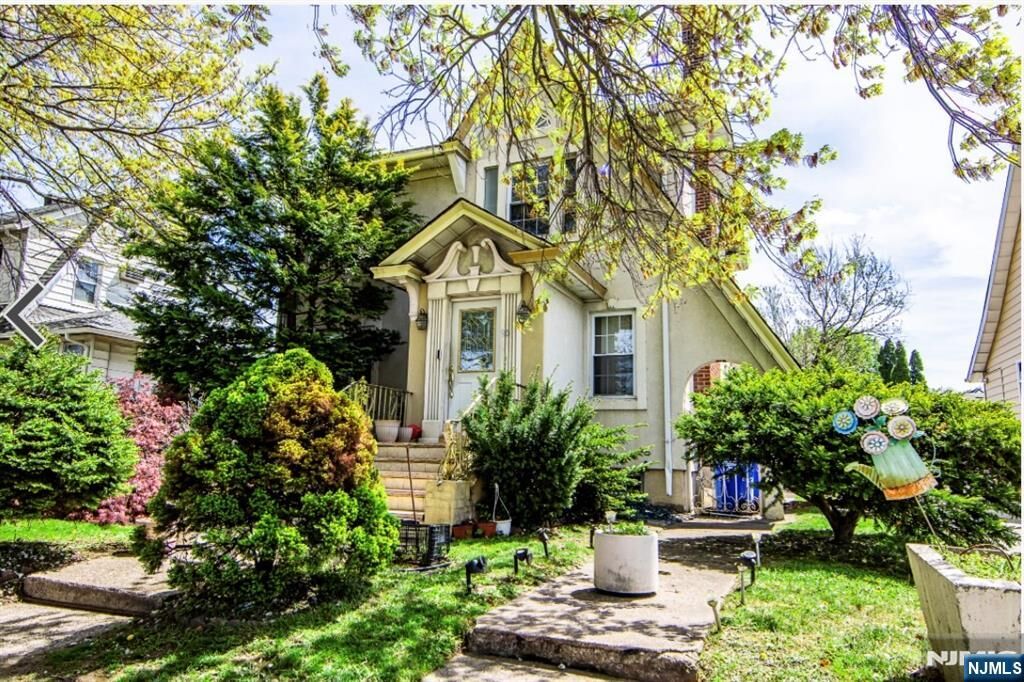 Property Photo:  90 Union Avenue  NJ 07502 