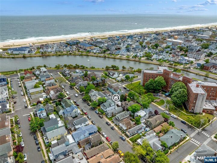 Property Photo:  68 Franklin Avenue  NJ 07756 