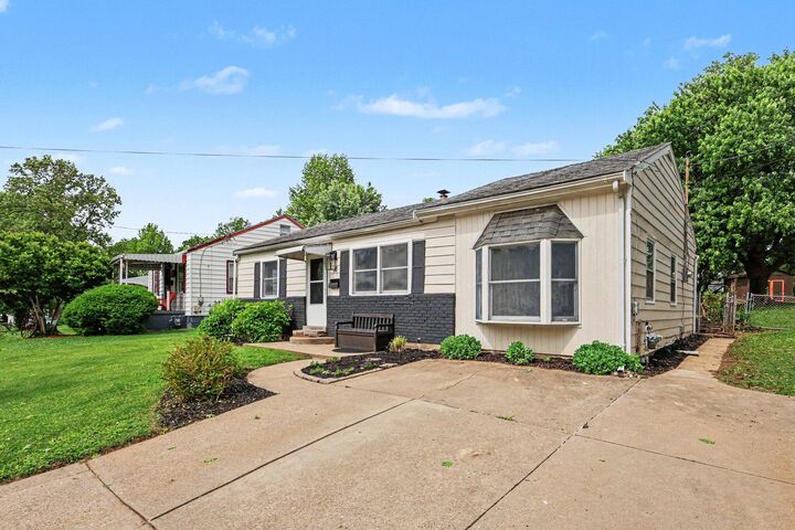 Property Photo: 18 New Uri Avenue KY 41042