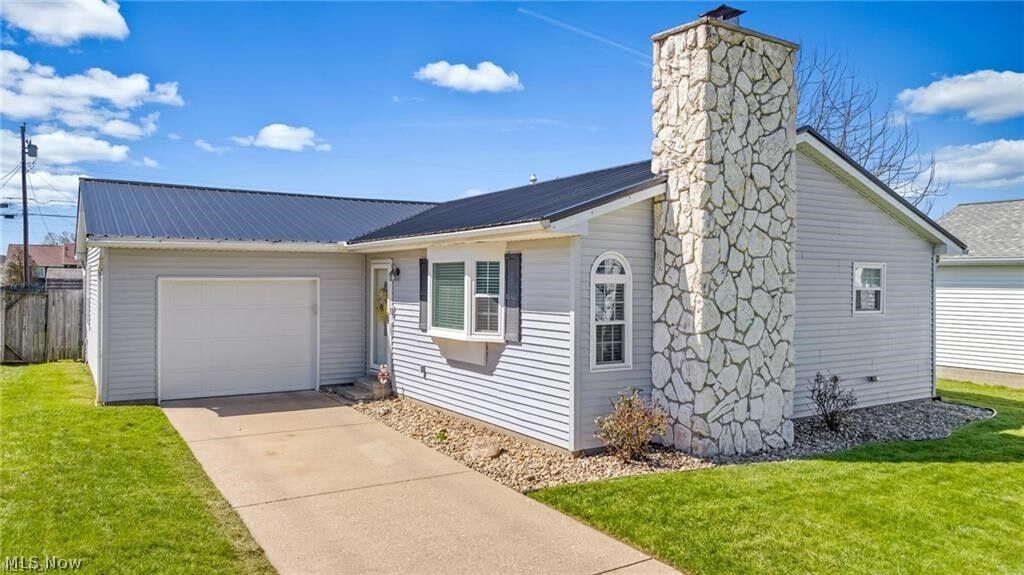 Property Photo:  1206 14th Street  WV 26105 