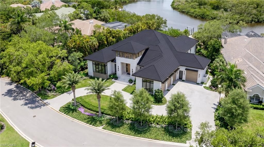 Property Photo:  27311 Oak Knoll Dr  FL 34134 
