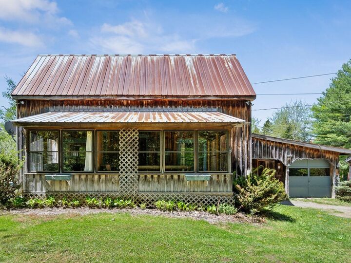 Property Photo:  842 County Road  VT 05443 