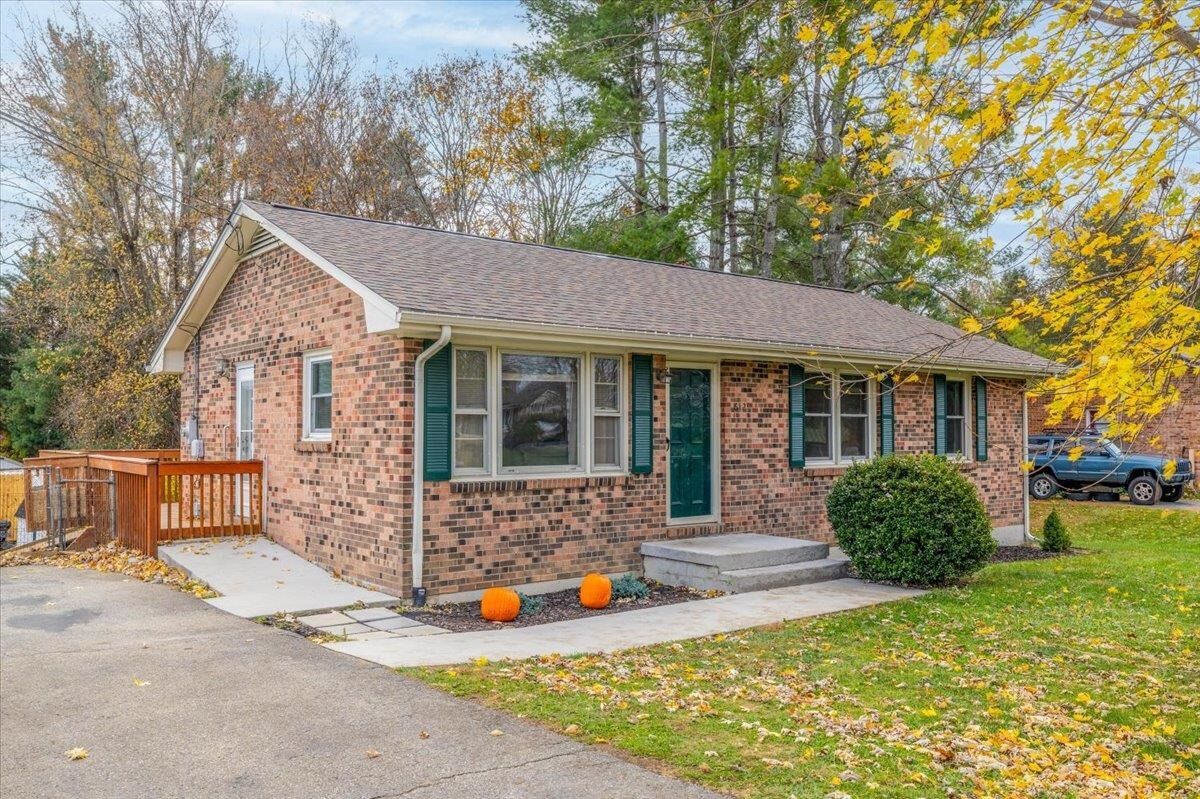Property Photo:  612 Vermillion Street  VA 24084 