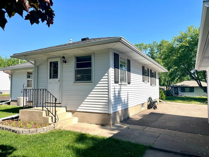 Property Photo: 3752 Upper 73rd Street E MN 55076