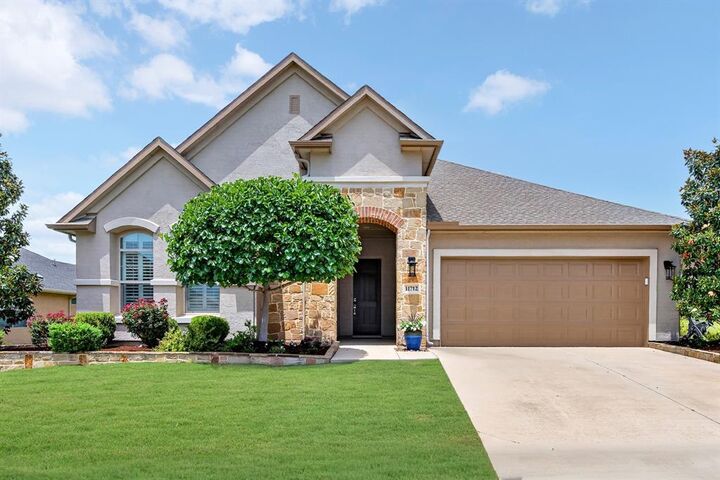 Property Photo:  11712 Cinnamon Drive  TX 76207 