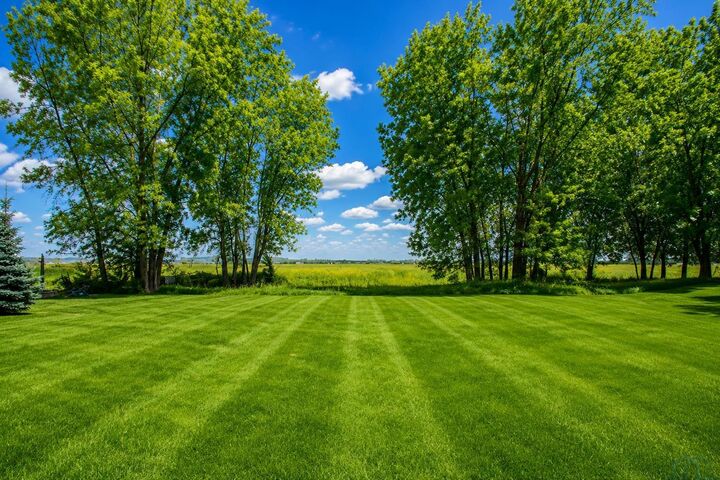 Property Photo:  204 Pinewood Park  SD 57038 