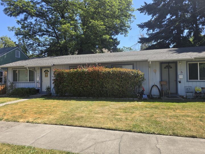 Property Photo:  703 NW 2nd Street  OR 97526 