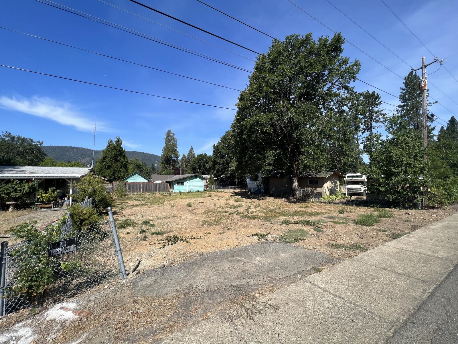 Property Photo:  308 S Junction Avenue  OR 97523 
