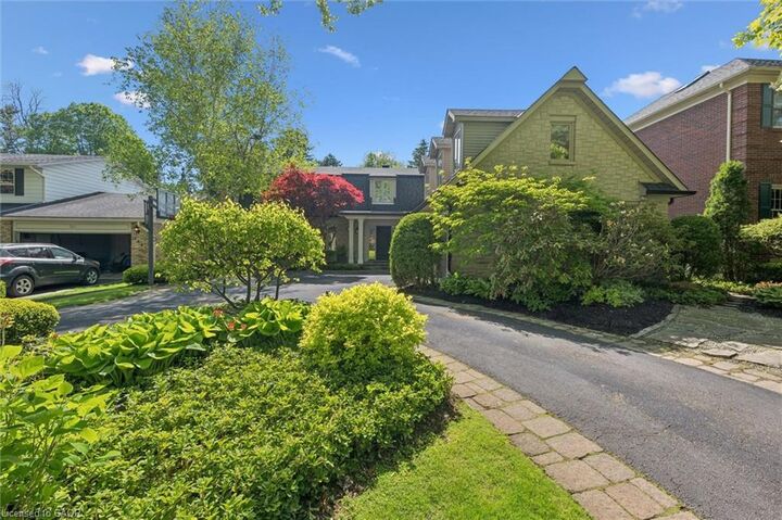 Property Photo:  98 Rosemary Lane  ON L9G 2K5 