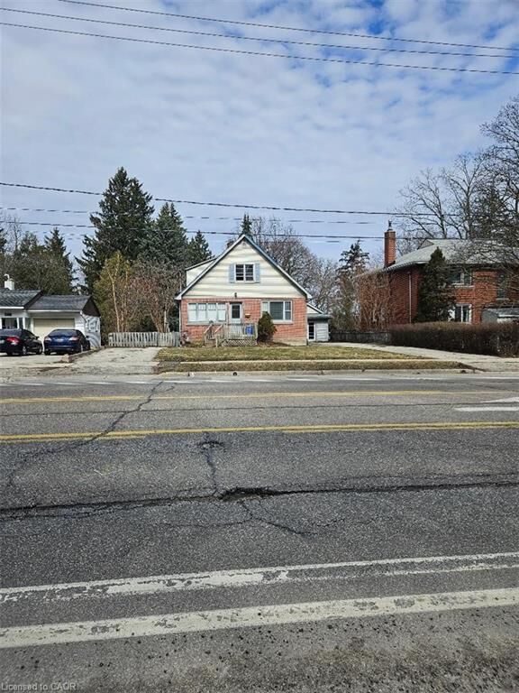 Property Photo:  1154 Queens Boulevard  ON N2M 1C2 
