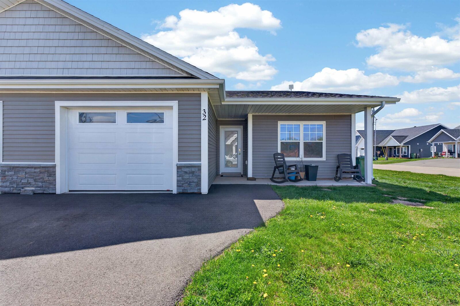 Property Photo: 32 Ellis Avenue PE C1N 4J3