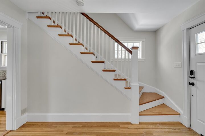 Property Photo:  10 Dexter Rd  MA 02420 