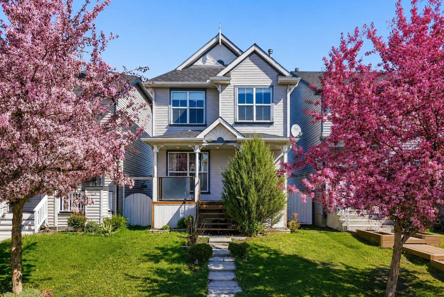 Property Photo: 80 Prestwick Bay SE AB T2Z 4S4