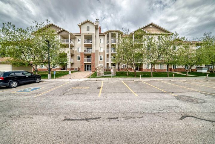 Property Photo: 16 Country Village Bay NE 406 AB T3K 5Y9