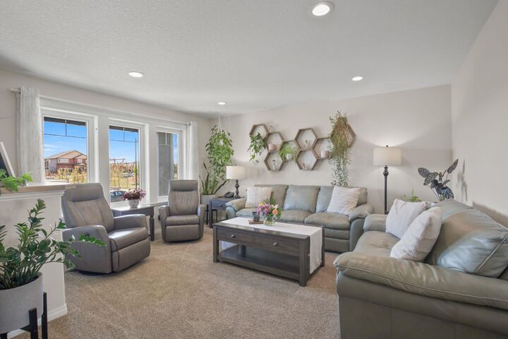 Property Photo: 14 Tagish Avenue AB T4P 0Y6