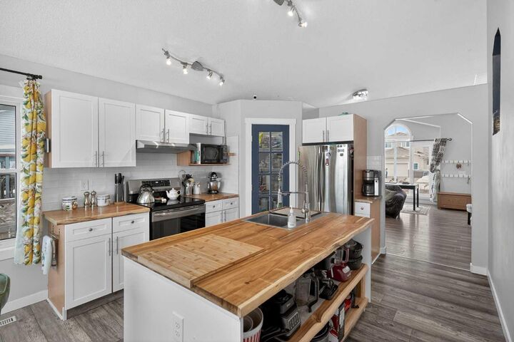 Property Photo: 38 Canoe Circle SW AB T4B 2L6