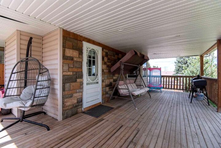 Property Photo:  5024 49 Street  AB T0C 0Y0 