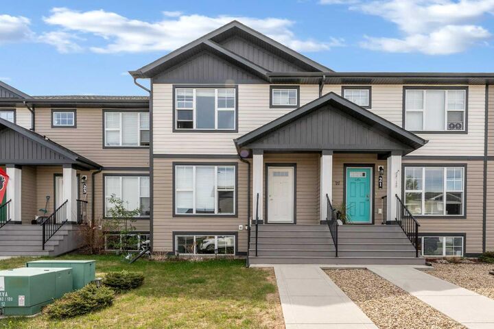 22 Hawthorn Place — photo 1