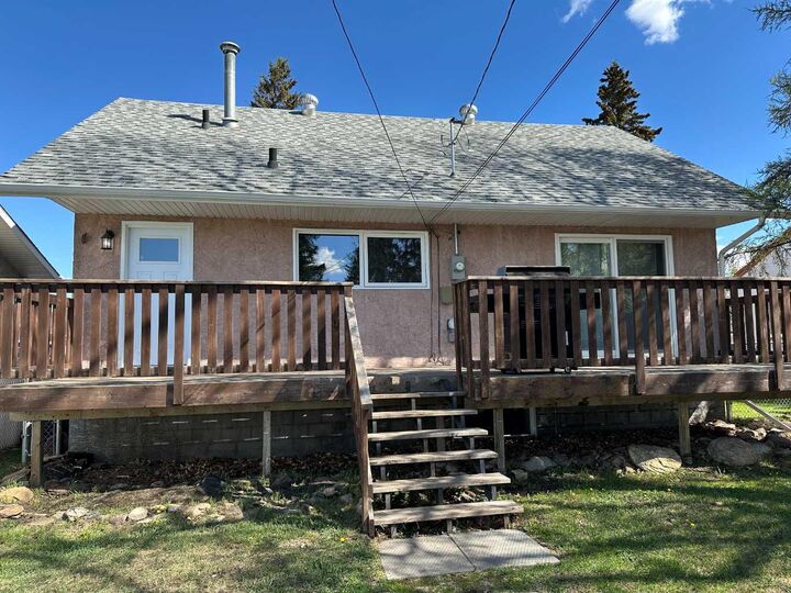 Property Photo:  5115 61 Avenue  AB T4J 1E8 