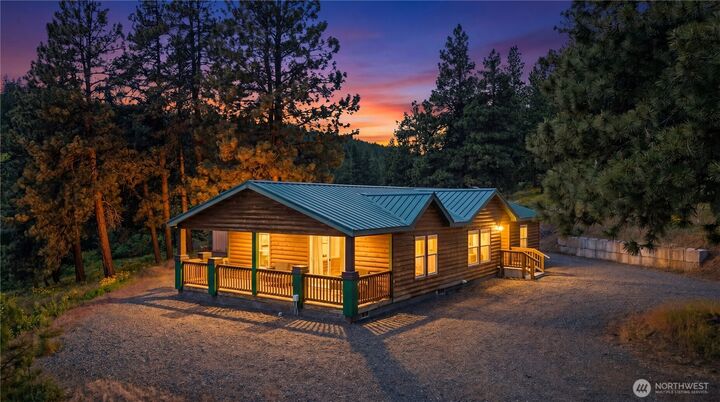 Property Photo:  1401  Elk Heights Road  WA 98922 