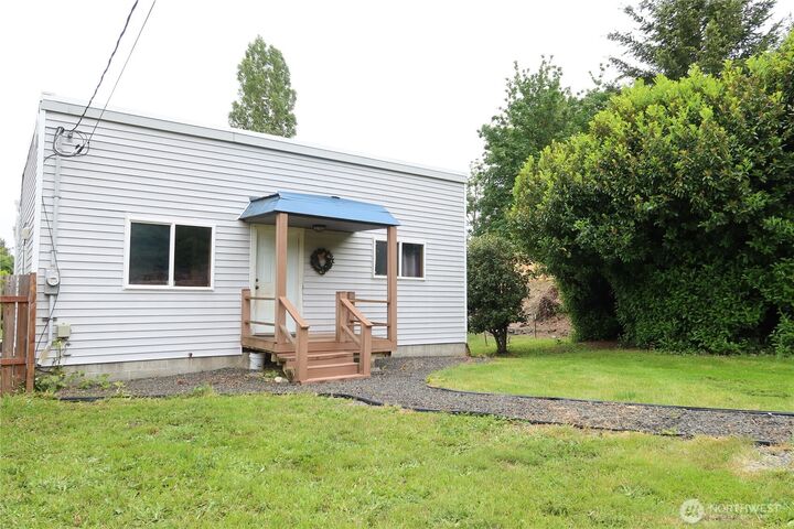 Property Photo:  1405  Flower Avenue  WA 98366 