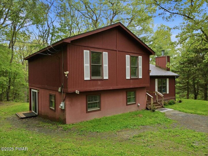 Property Photo:  124 Pine Tree Road  PA 18458 