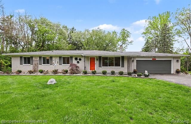 Property Photo: 6905 W Church Street MI 48346