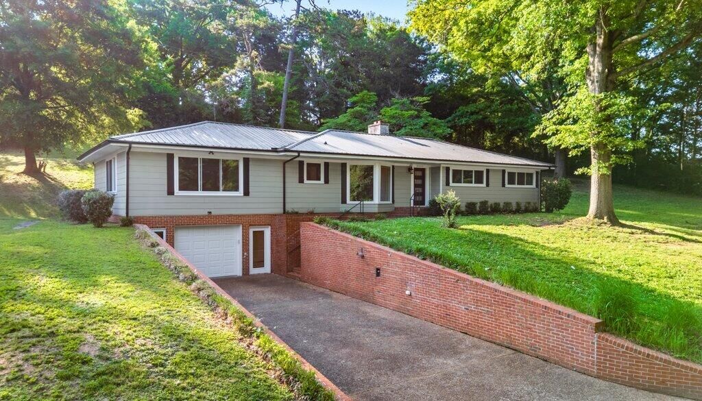 Property Photo:  2502 Elm Lane NE  TN 37312 