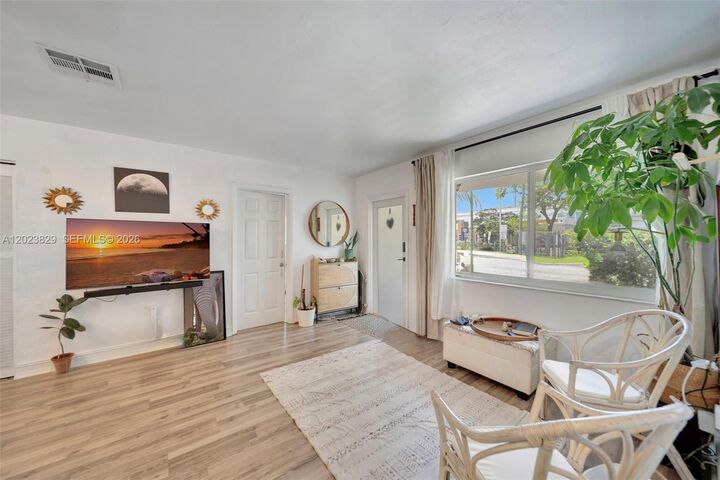 Property Photo:  1790 NE 160th St  FL 33162 
