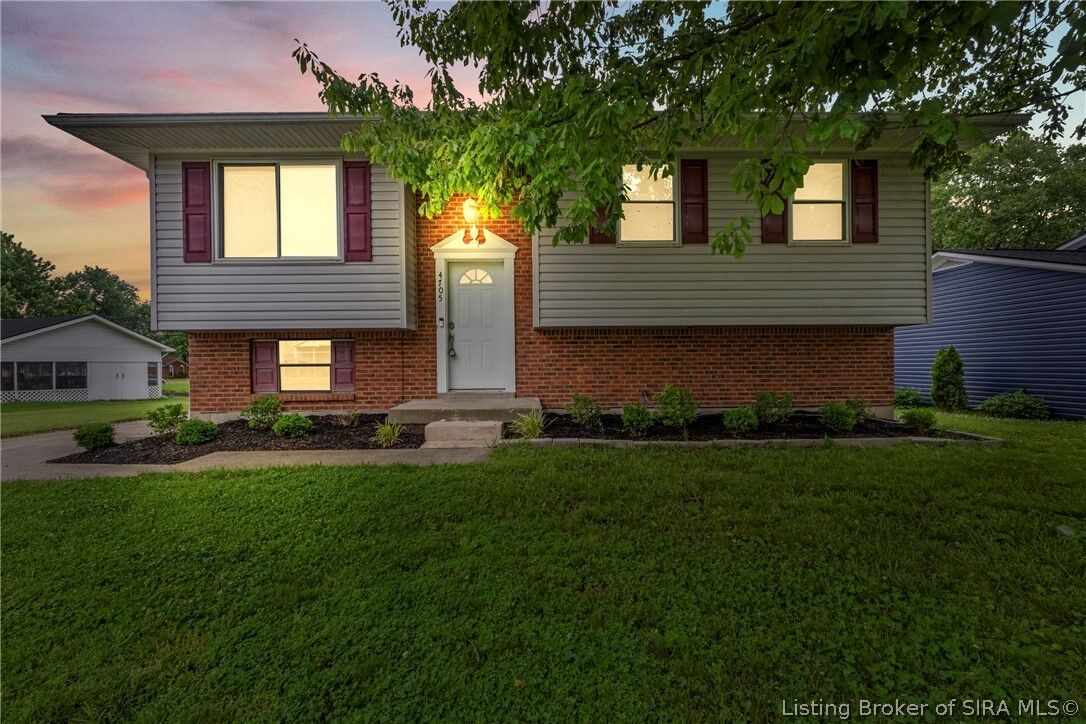 Property Photo:  4705 Fallow Drive  IN 47130 