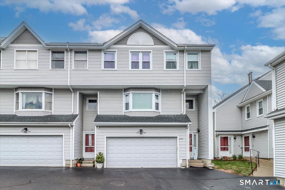 Property Photo: 2445 Park Avenue 10 CT 06604
