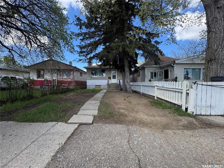 Property Photo: 646 Retallack Street SK S4T 2G4