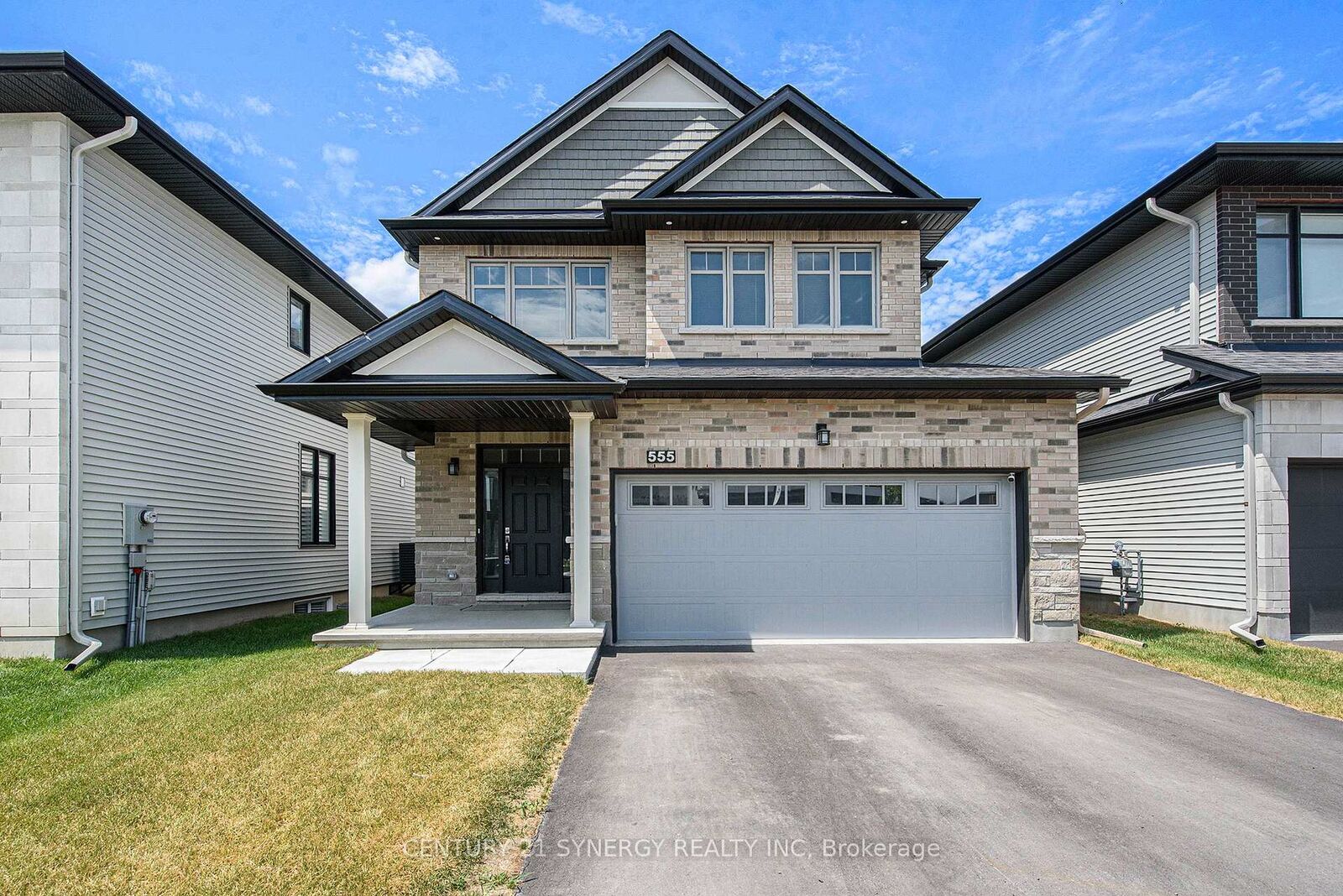 Property Photo: 555 Bobolink Ridge ON K2S 2P2