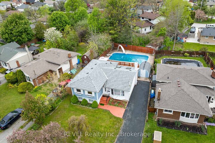 Property Photo: 7 Rendale Avenue ON L2M 6E9
