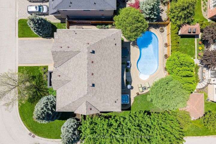 Property Photo: 3122 Saddleworth Crescent ON L6M 0A8